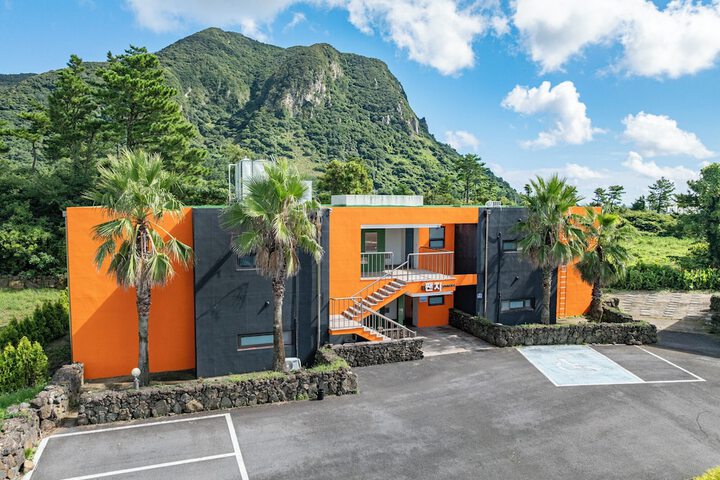 Hotel Entry