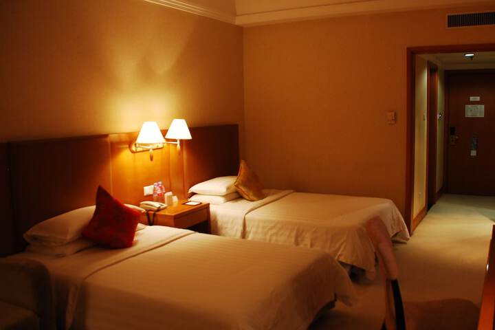 Room 7 of 38