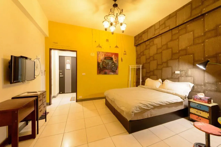 Room 4 of 14