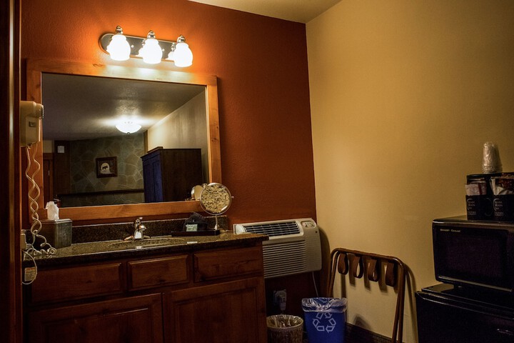 Bathroom sink