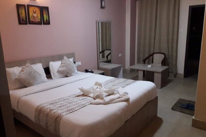 Room 8 of 20