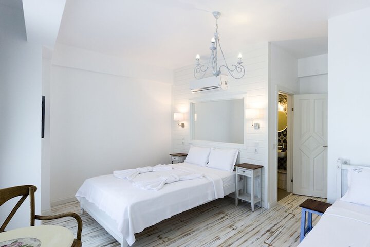 Room 3 of 22