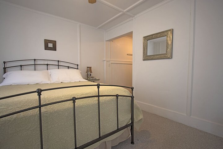 Room 17 of 52