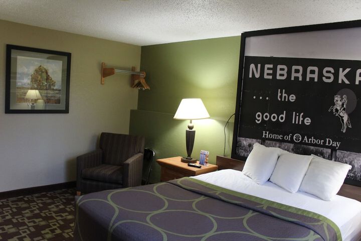 Room 7 of 32