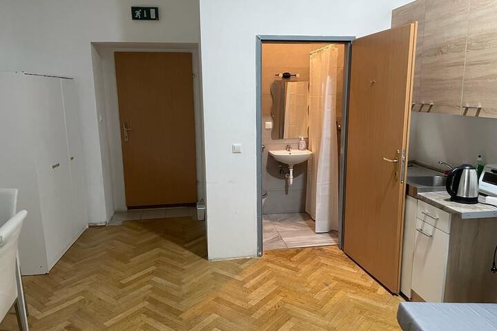 Room 3 of 5