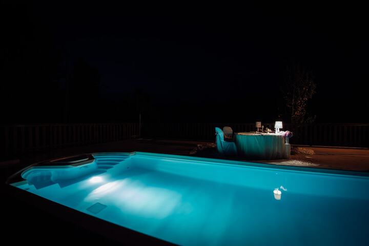 Pool 12 of 27