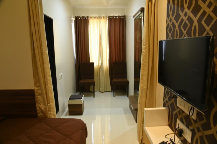 Room 15 of 43