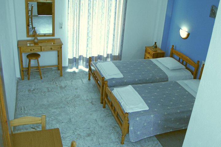 Room 5 of 10