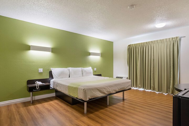 Room 15 of 50
