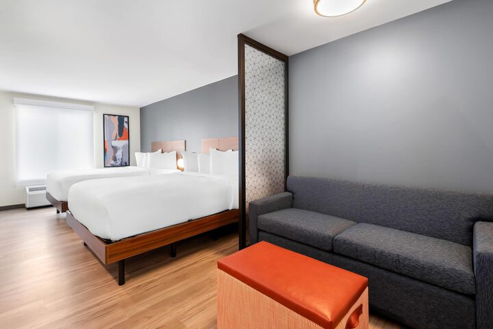 Room 17 of 44