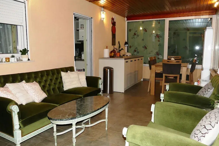 Home With Small Pool Near Athens Easily Accessible by Public Transport