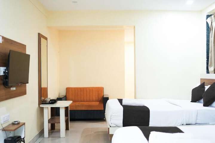 Room 13 of 23
