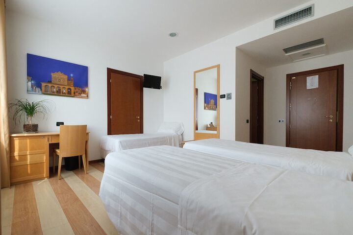 Room 19 of 53