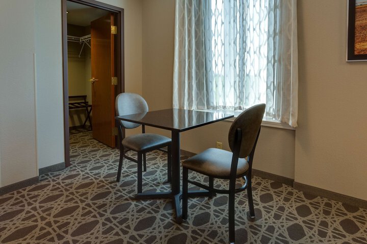 Room 8 of 38