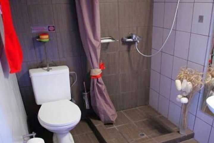 Room 16 of 24