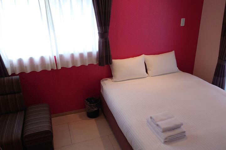 Room 5 of 15