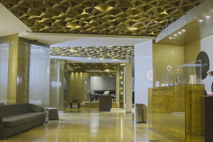 Entrance & Lobby
