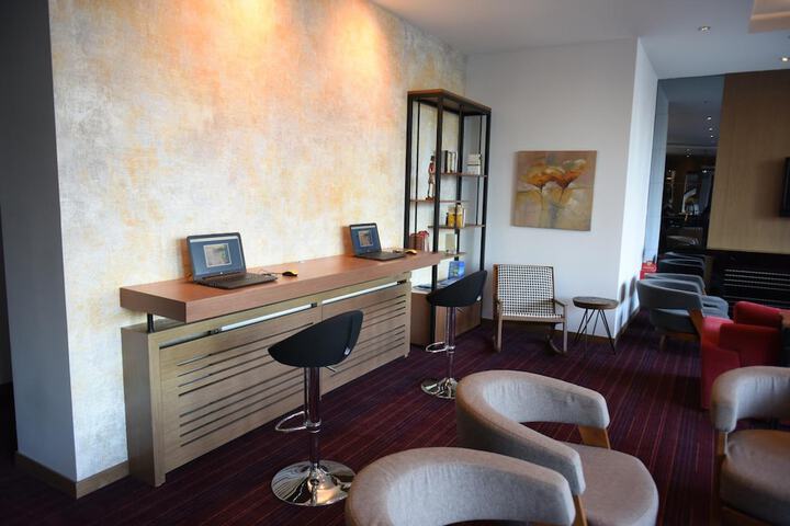 Guest Lobby