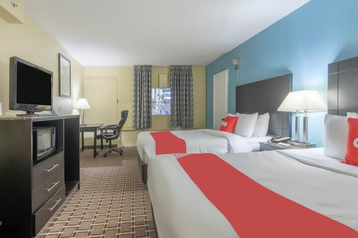 2 Queen Beds (2 of 11)