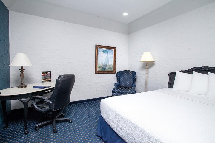 Room 44 of 175