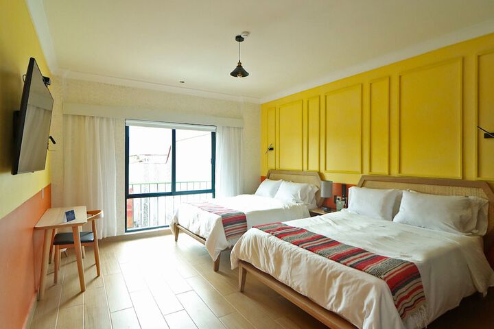 Room 33 of 50