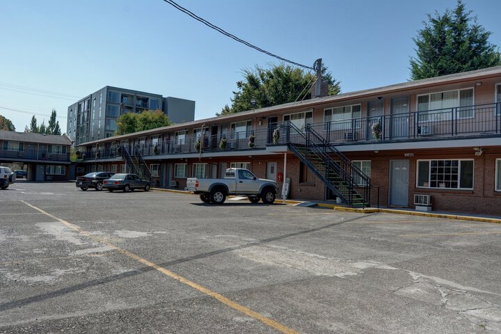Hotel 17 of 17