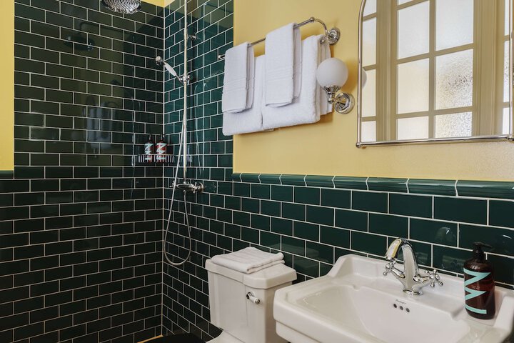 Room 78 of 116