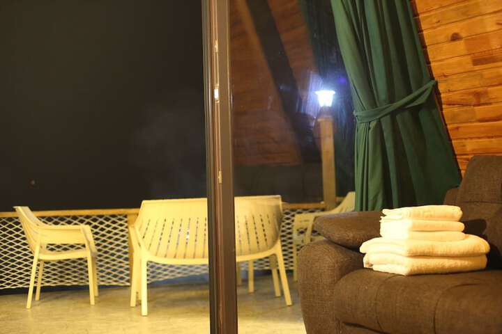 Room 4 of 11