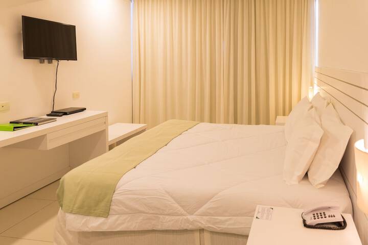 Room 18 of 109