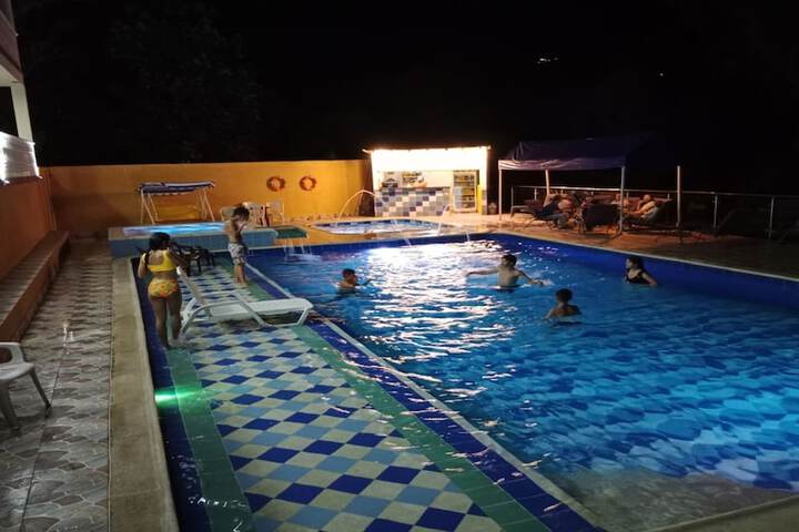 Pool 31 of 52