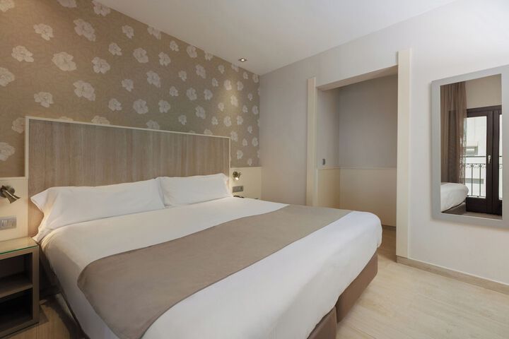 Room 13 of 62