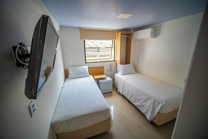 Room 7 of 10