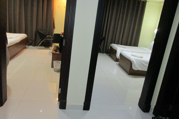 Room 10 of 13
