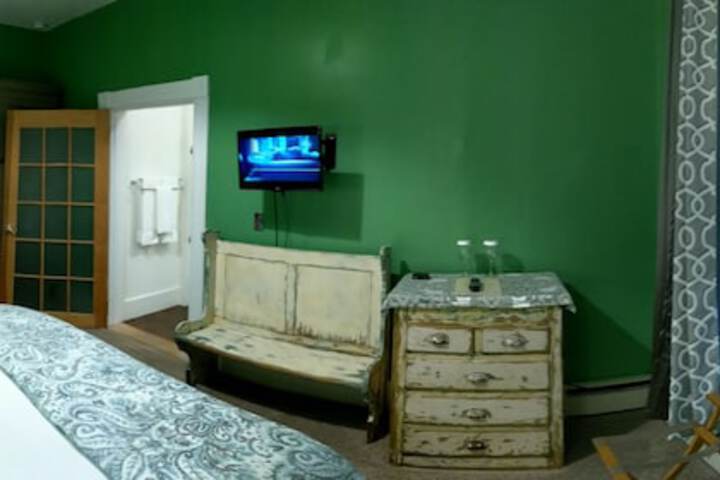 Room 4 of 49