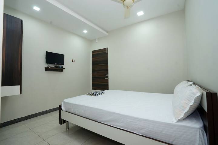 Room 11 of 49