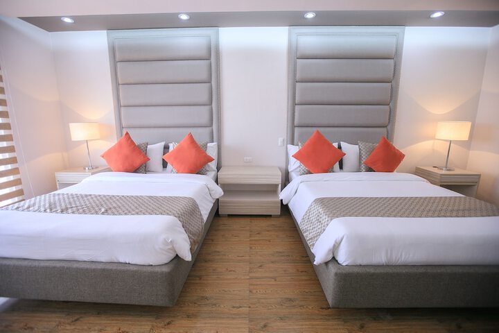 Room 9 of 37