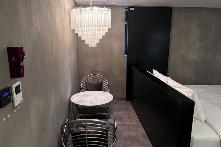 Room 15 of 34