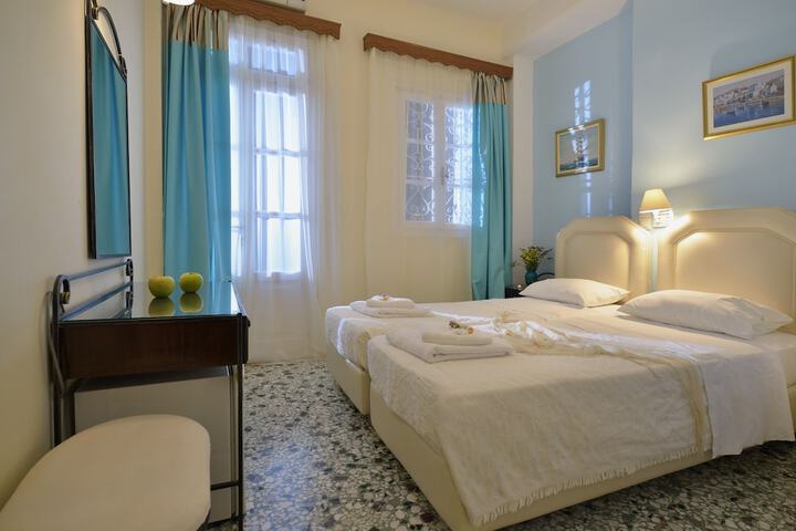 Room 9 of 25