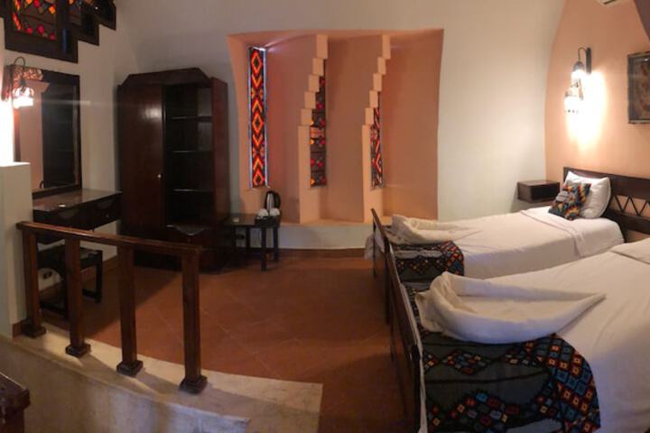 Room 9 of 98