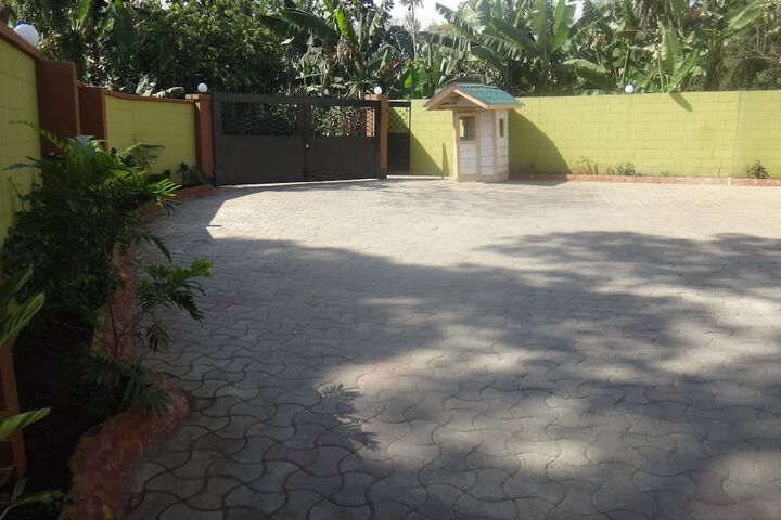 Property Grounds 47 of 57