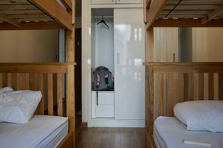 Room 19 of 33