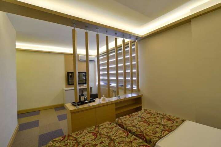 Room 6 of 21
