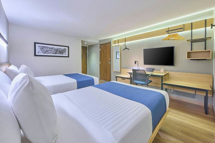 Room 15 of 48