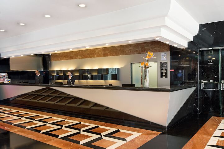 Entrance & Lobby