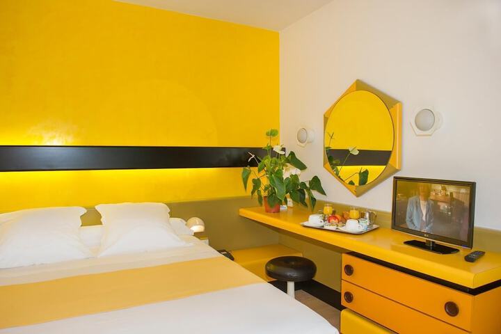 Room 16 of 34