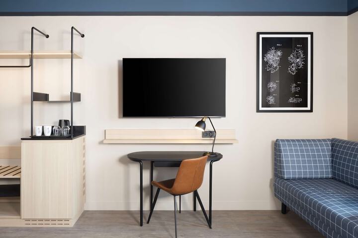 Room 5 of 47