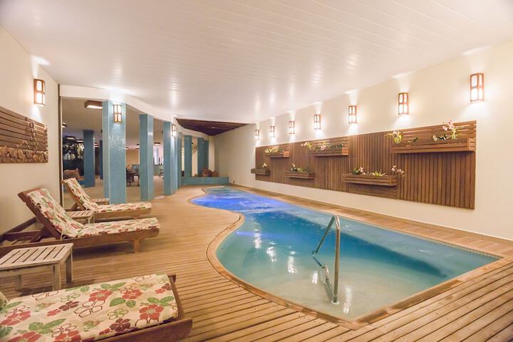 Pools & Facilities