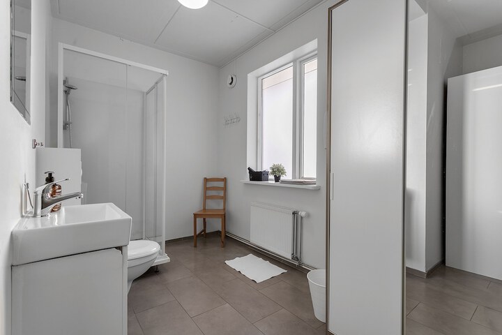 Room 16 of 26