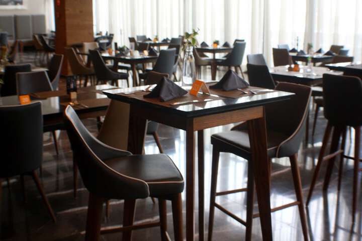 Dining 75 of 103