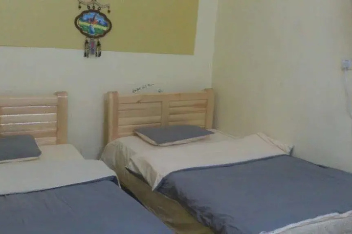 Room 5 of 10